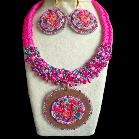 Handmade Set - Picture 2 of 7